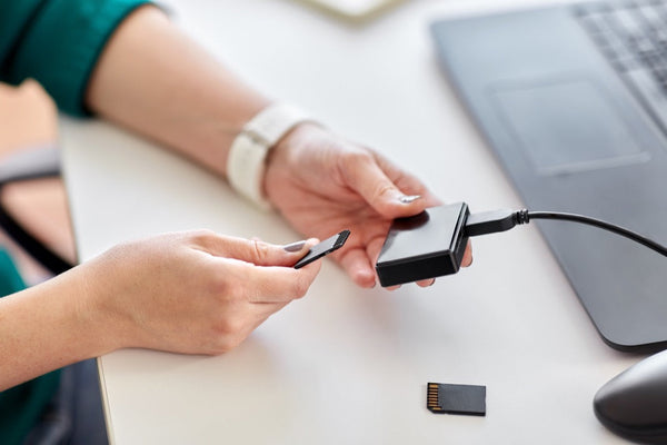 4 Simple Tips to Care for Your Memory Cards - LR Presets